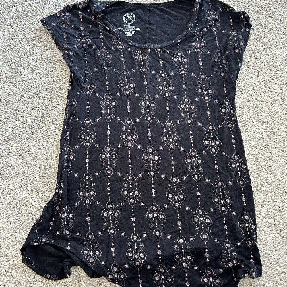 🎀 Buy 2 Get 1 Free 🎀 Maurices 24/7 Women's XS Pink Star Print T-Shirt